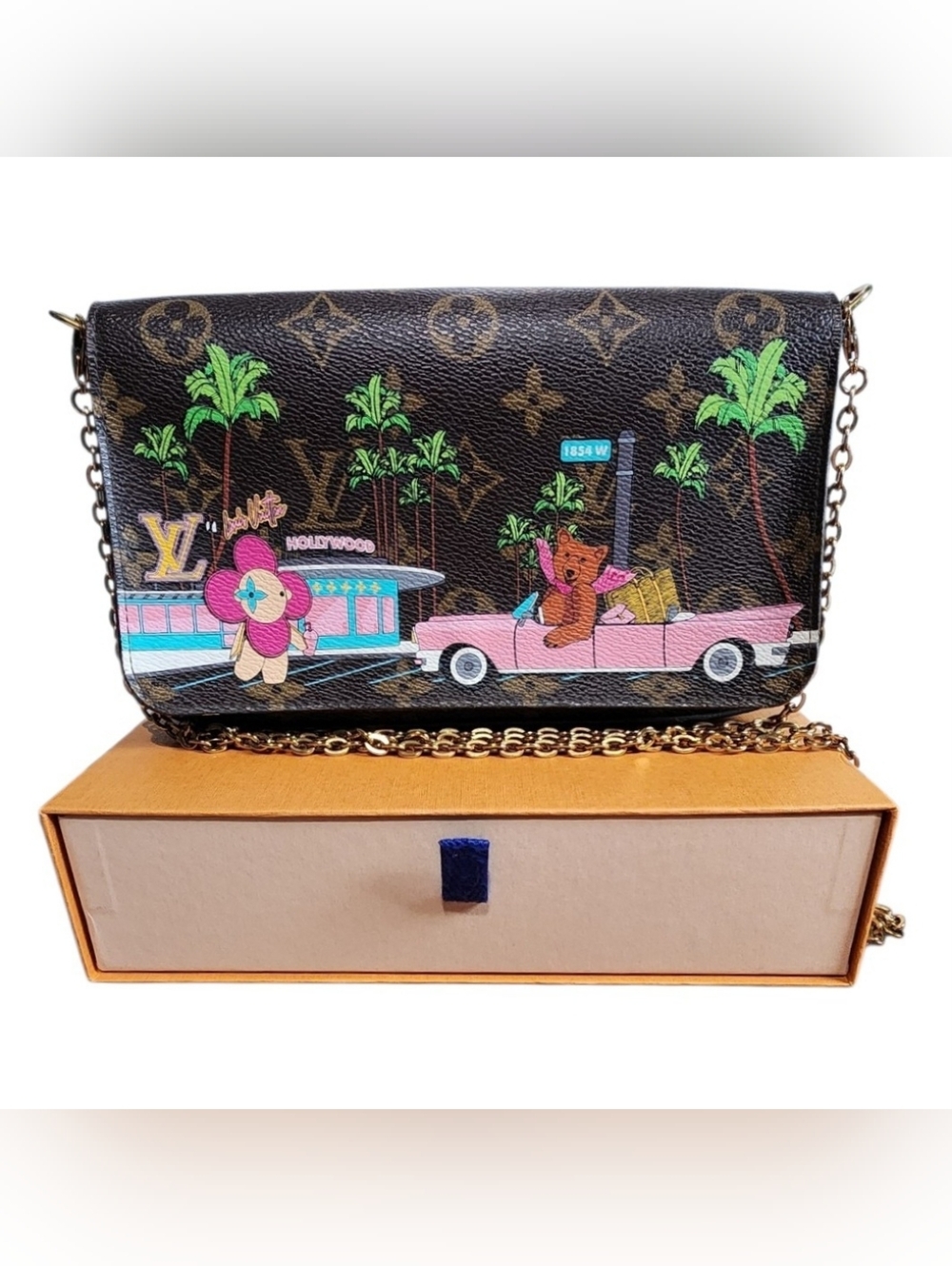 EUC Vuitton Pochette Félicie  Monogram " Vivienne Visiting Hollywood" w/box